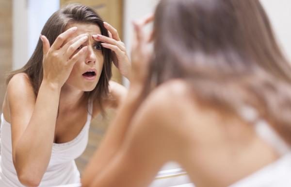 How to Remove Pimples with Toothpaste
