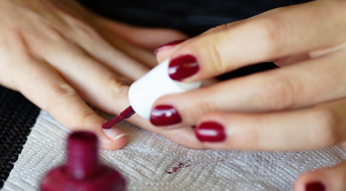 How to Paint Short Nails