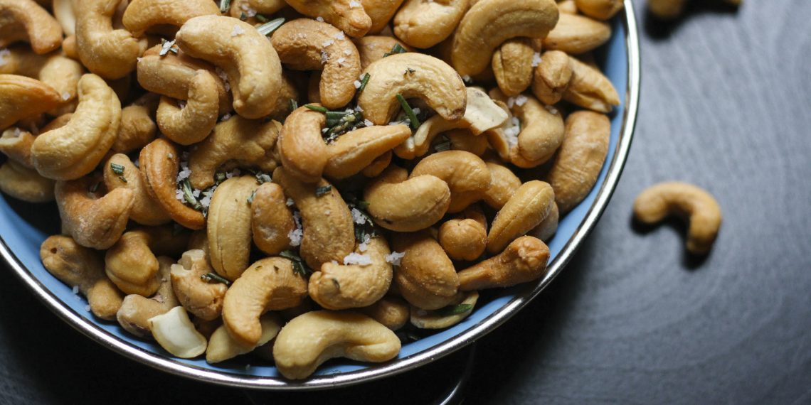 What Happens To Your Body If You Eat Cashews Every Day? The Cop Cart