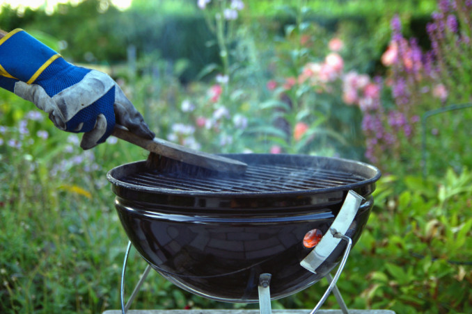 Cleaning The Barbecue Glove: Here Is How