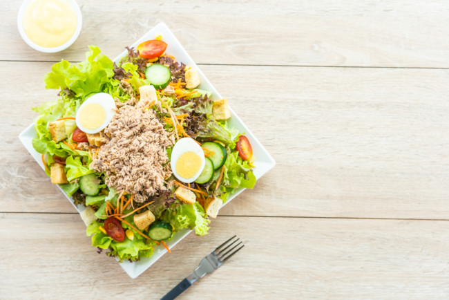 How To Make A Tuna Caesar Salad