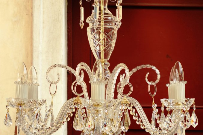 How To Clean Chandeliers