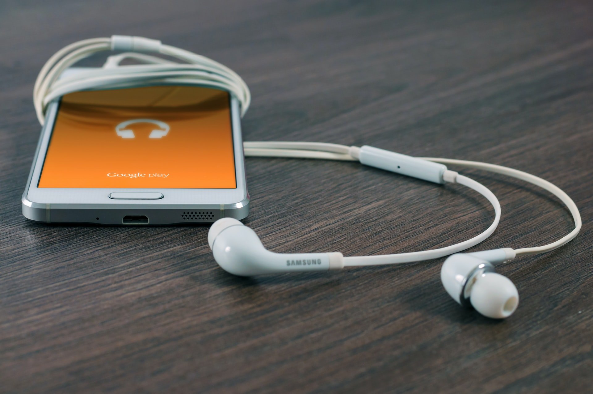 Learn How to Record Podcasts Using these Apps