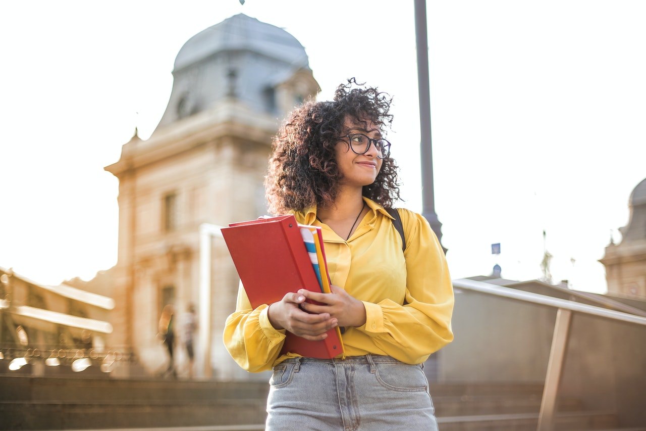 Scholly App - The App that Simplifies the Search for Scholarships